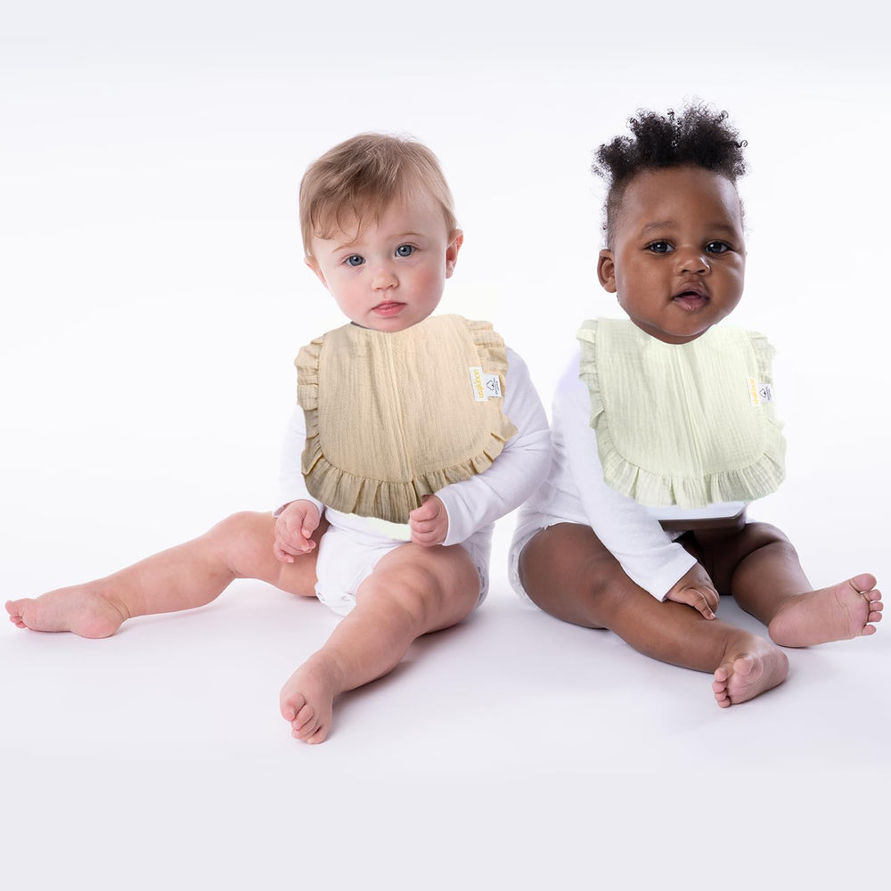 usakinon newborn essentials bib closeup shows soft texture and absorbency.