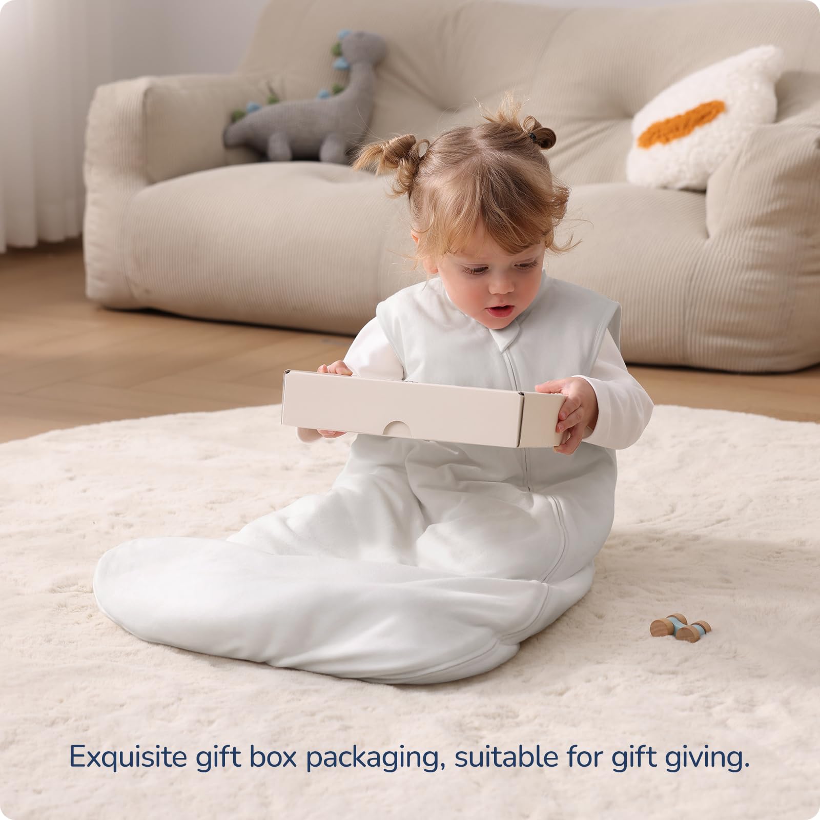 Usbettas design enables quick diaper changes with bottom zipper.