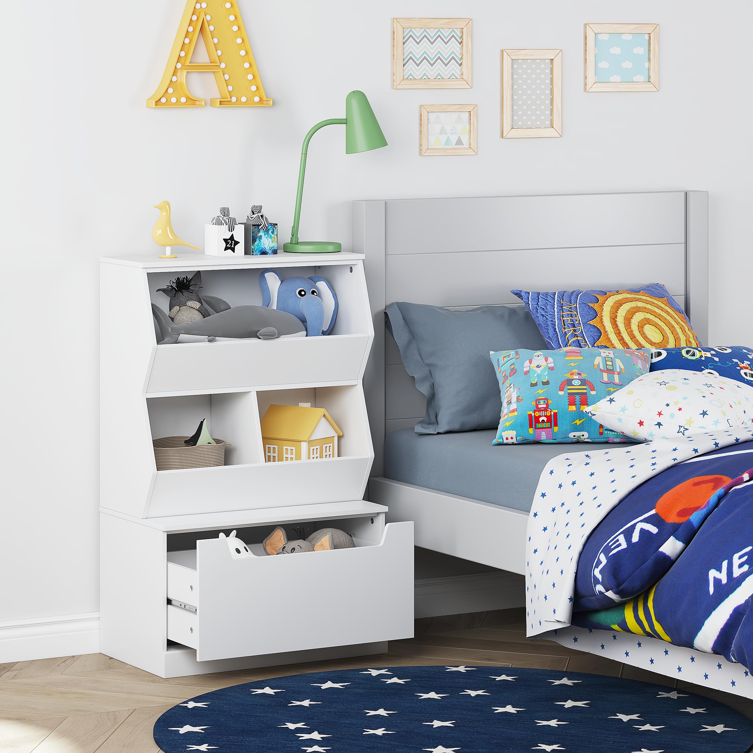UTEX Children's bookshelf with toy cubbies makes toys easy to reach for kids.
