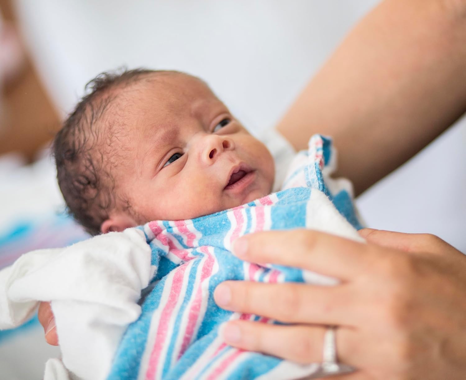 Vakly blanket 30x40 inches demonstrates full body coverage for swaddling.