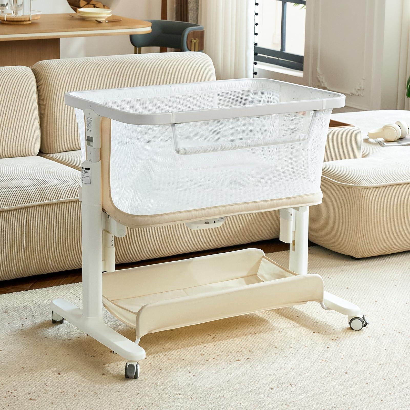VaVaSoo electric baby bassinet with all-mesh bedside design for airflow and clear visibility.