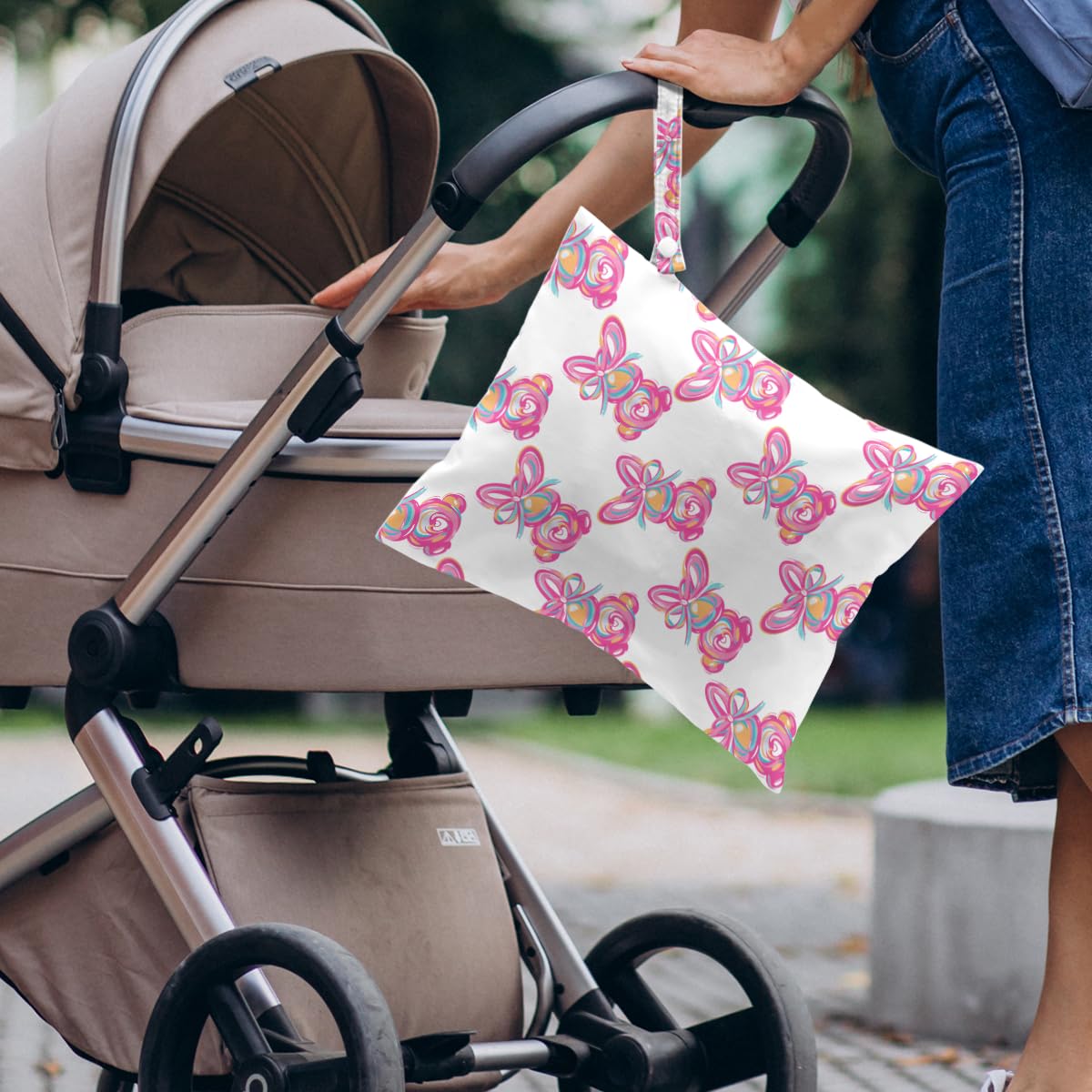 VBCVBGFH travel-ready bag helps separate wet swimwear and towels after beach days.