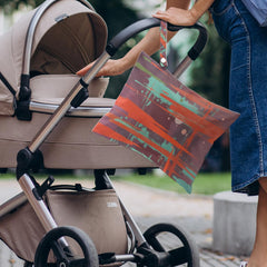 VBCVBGFH diaper bag helps store diapers and pump parts neatly.