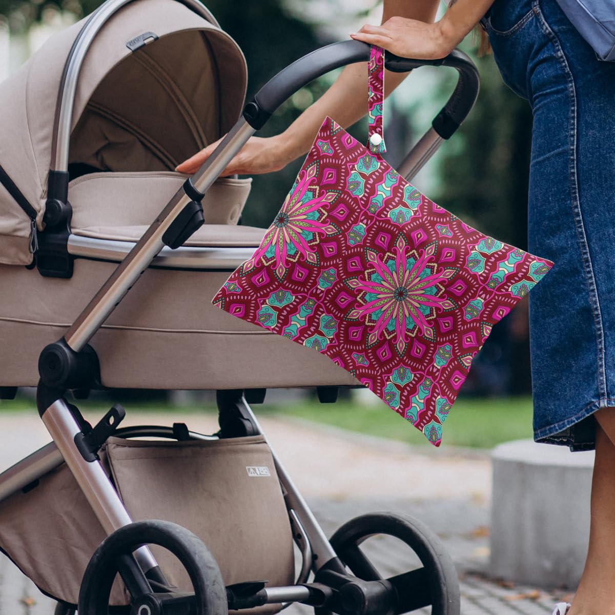 VBCVBGFH 5.8-inch handle allows easy carrying and stroller use.