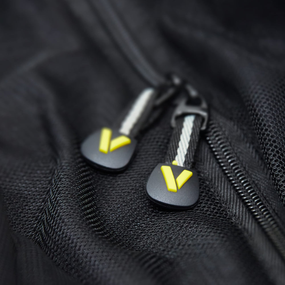Veer mesh zipper hood adds capacity when covering bulky items.