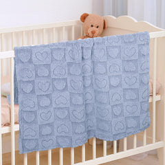 VEIDIA heart-checkered baby blanket folds easily for travel and outings.
