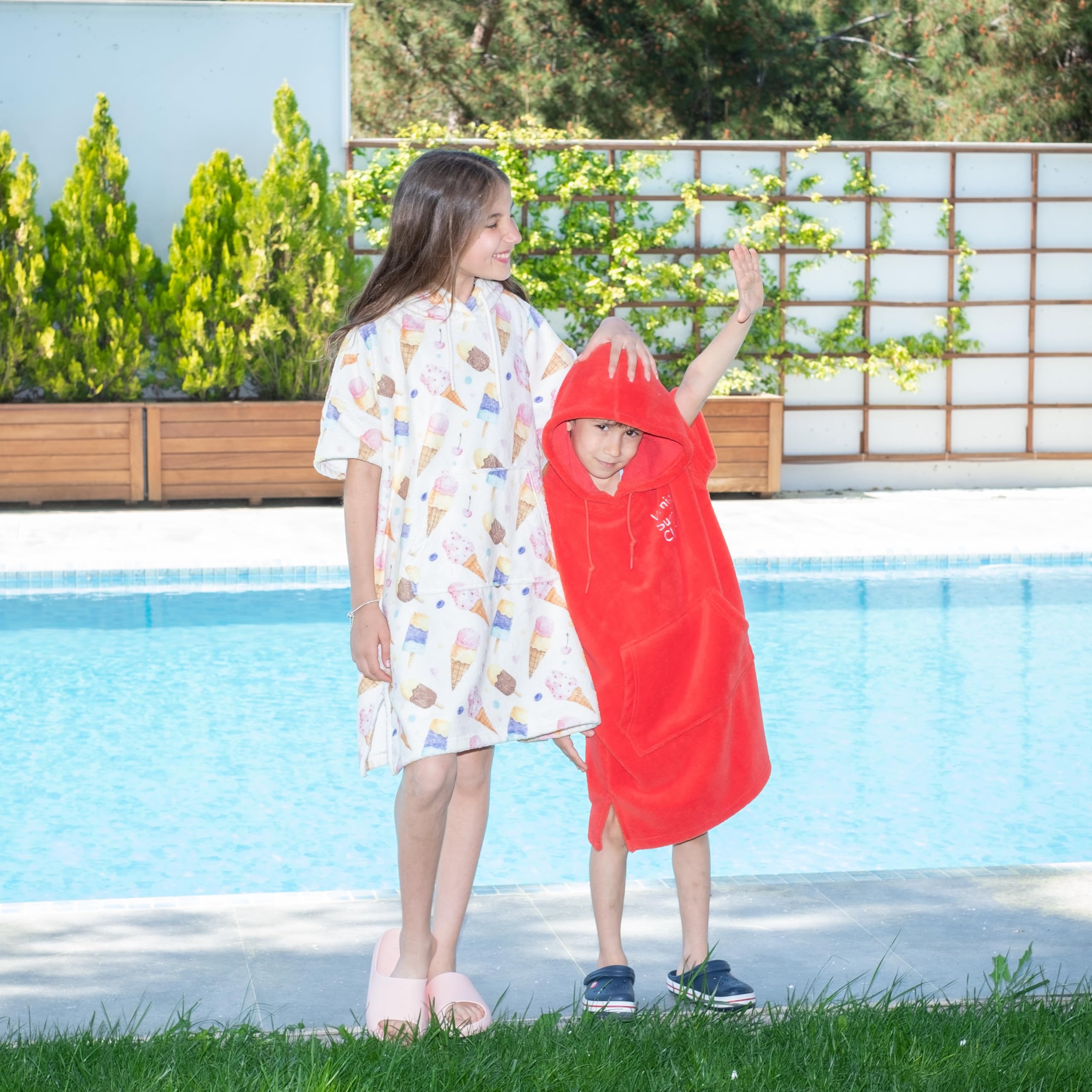 Venice Surf Club hooded towel shows front pocket for goggles and snacks