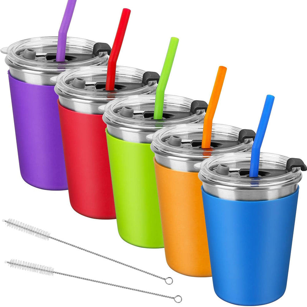 Vermida Kids Cups with leak-proof lid demonstrate spill prevention for busy families.