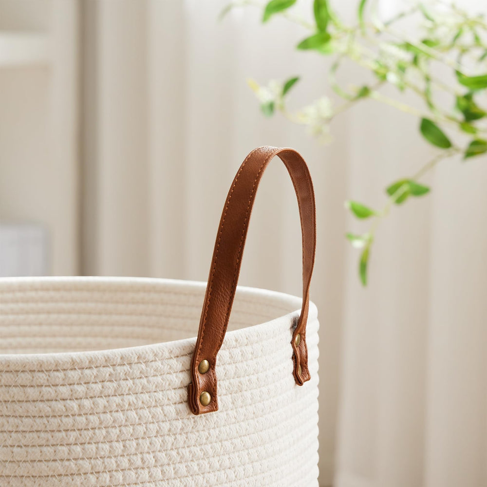 VIPOSCO basket filled with blankets demonstrating large storage