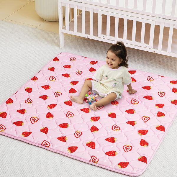 Viviland baby play mat with large space for crawling and joyful play.