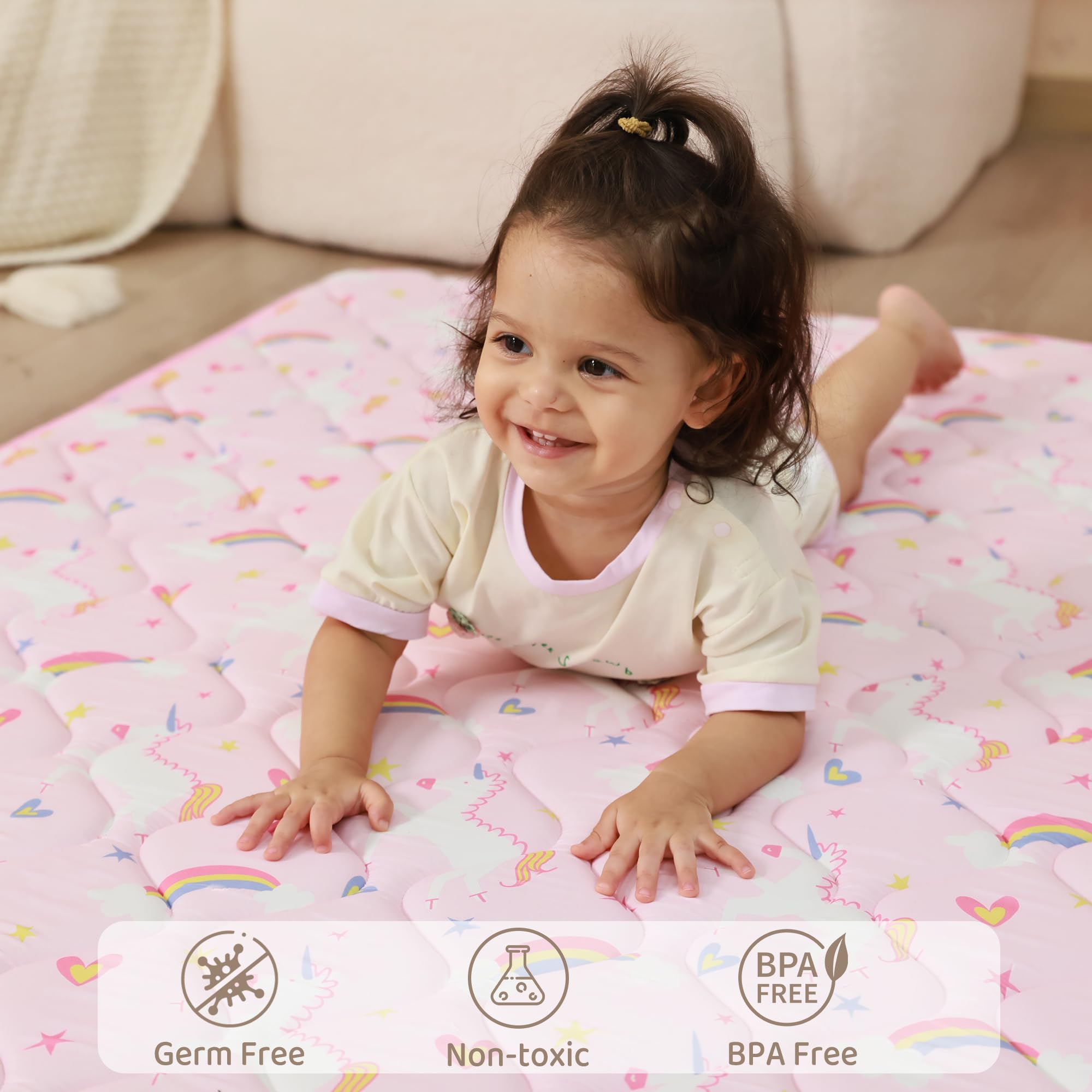 Viviland Baby Play Mat features a pink unicorn design for playful rooms.