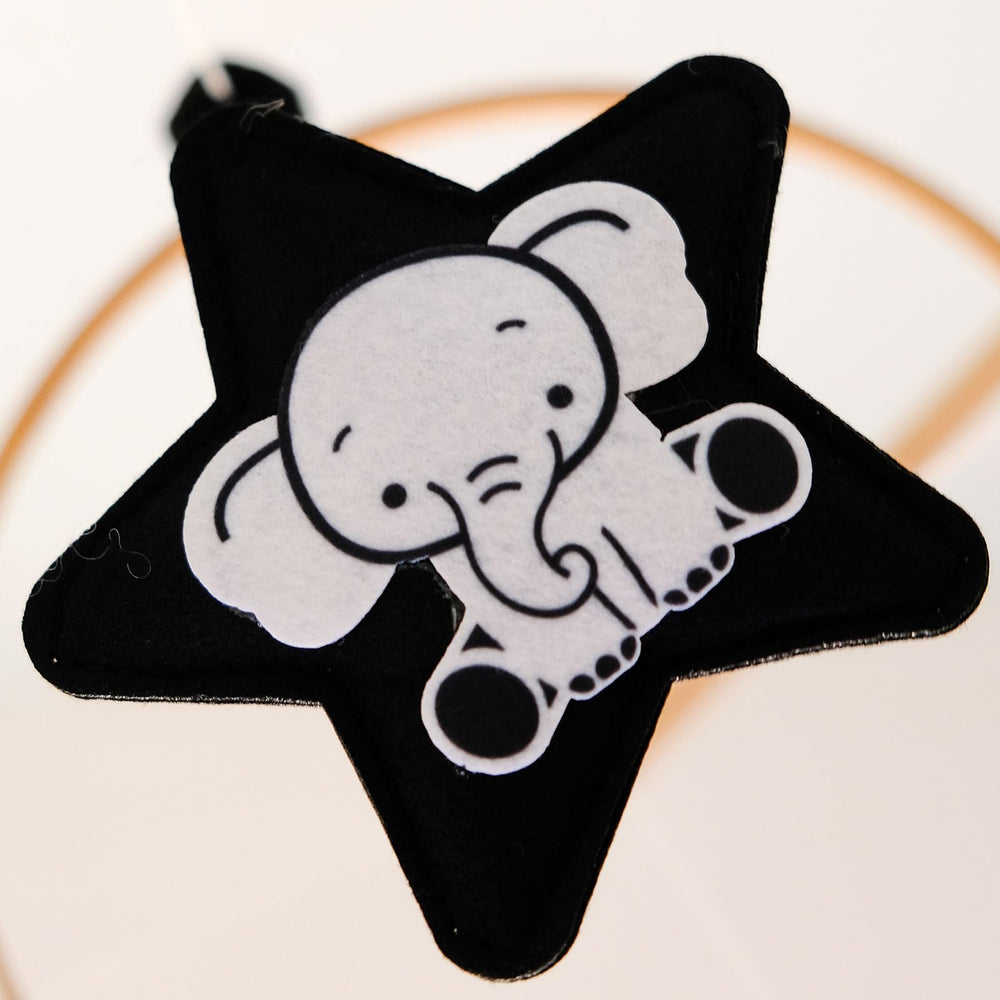 Vlokup Montessori mobile giraffe charm sparks curiosity in baby