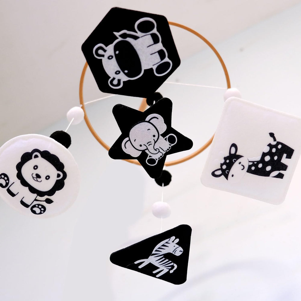 Vlokup Montessori mobile hippo motif enhances nursery ambiance and gaze