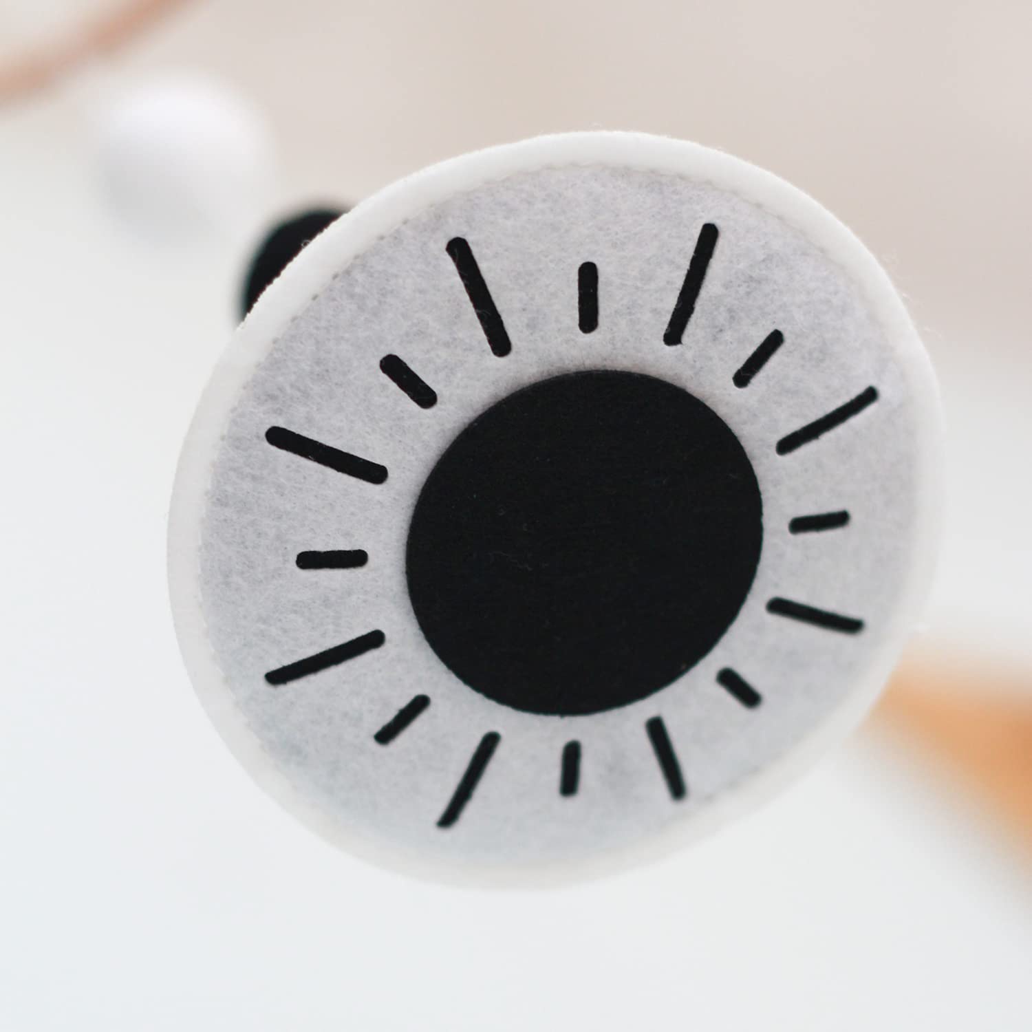 Vlokup Montessori nursery decor, eye-catching contrast perfect for photography sessions