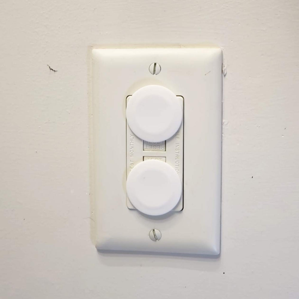 Easy-to-clean reusable Vmaisi outlet covers keep outlets tidy and ready.