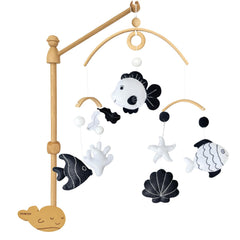 VN3BTOY high-contrast fish mobile for crib promotes visual focus and easy clip-on setup.