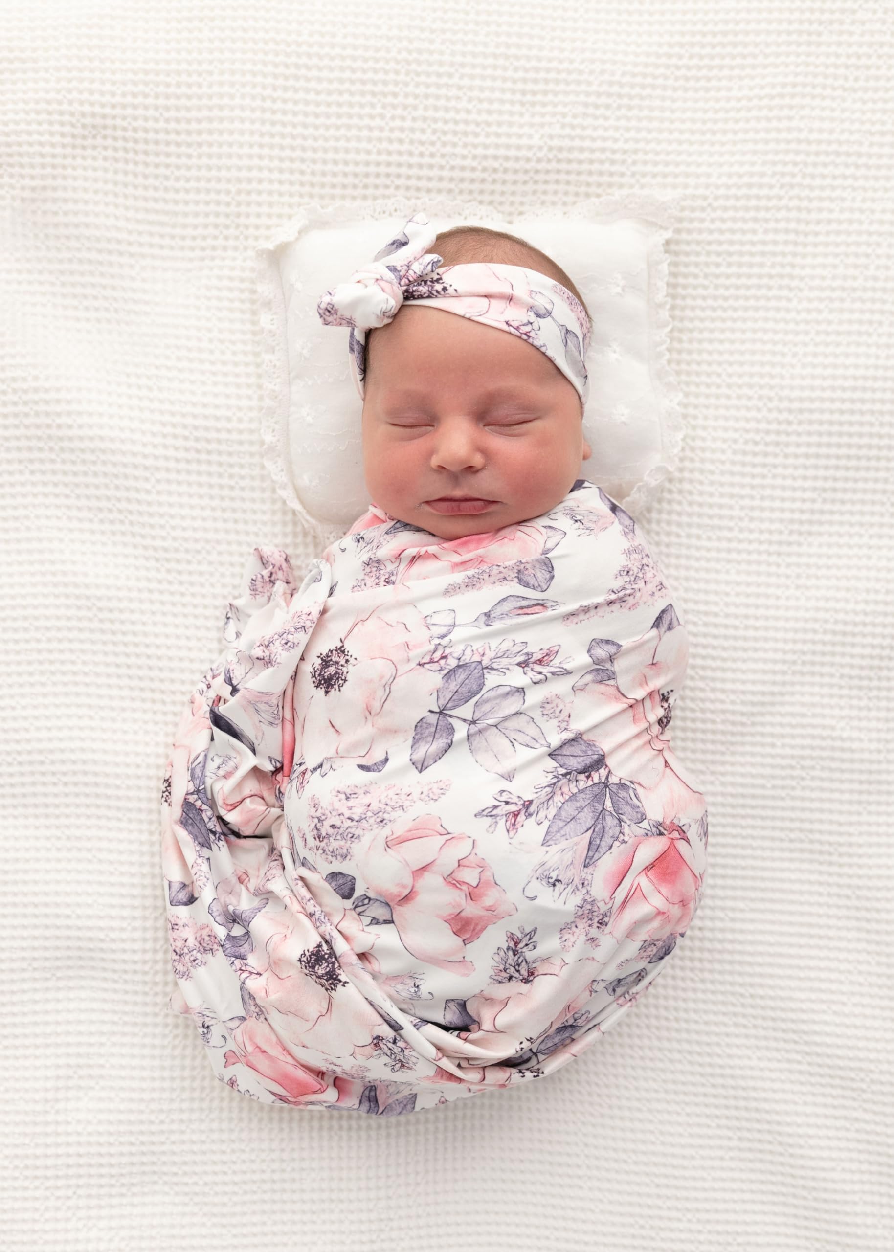 Vollmic easy-wrap wrap that mimics womb snugness.