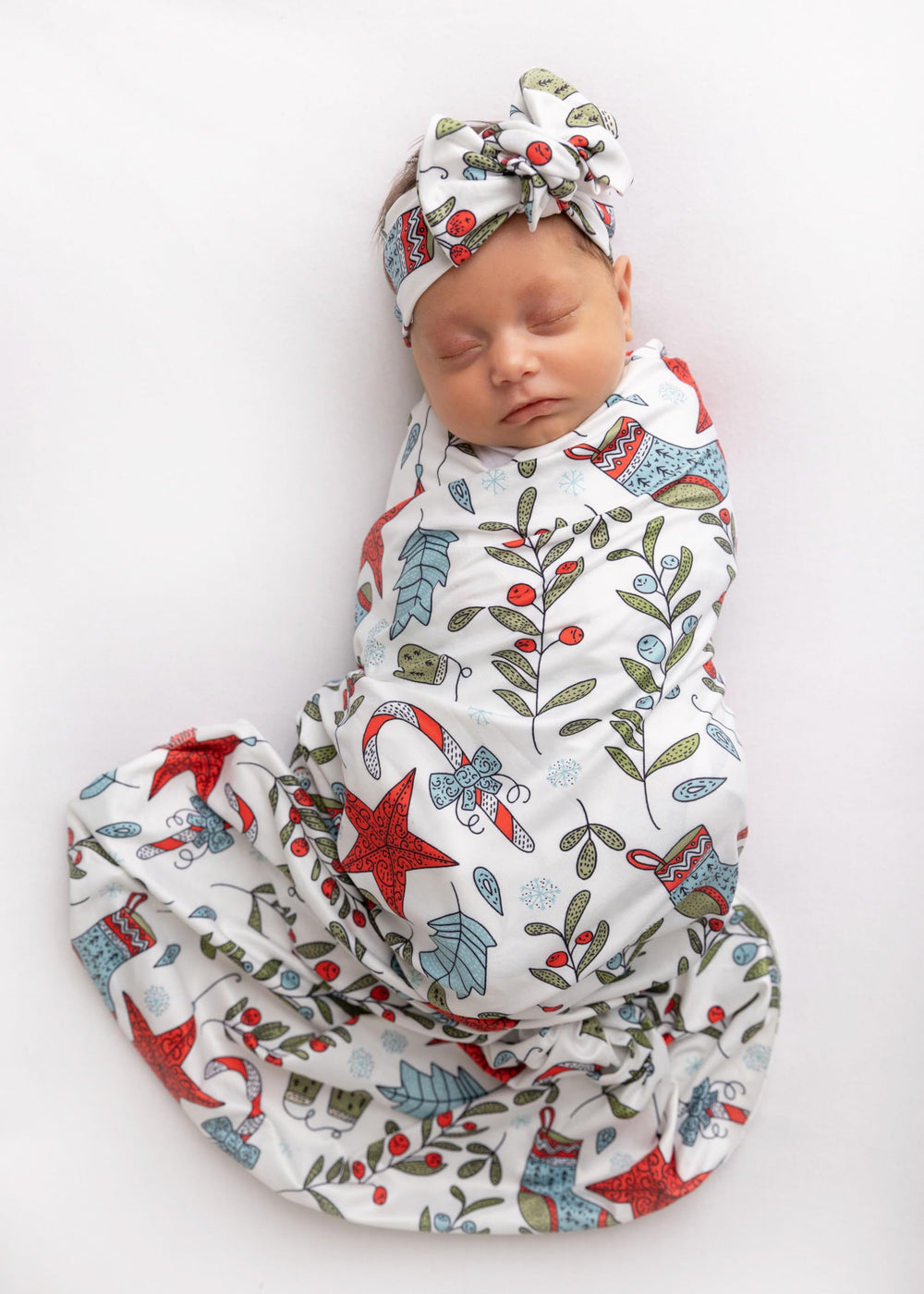 Vollmic newborn swaddle blanket 80x80 cm with breathable stretch for secure wrapping.