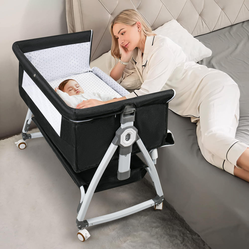 VOOI Storage basket and canopy add daytime convenience.