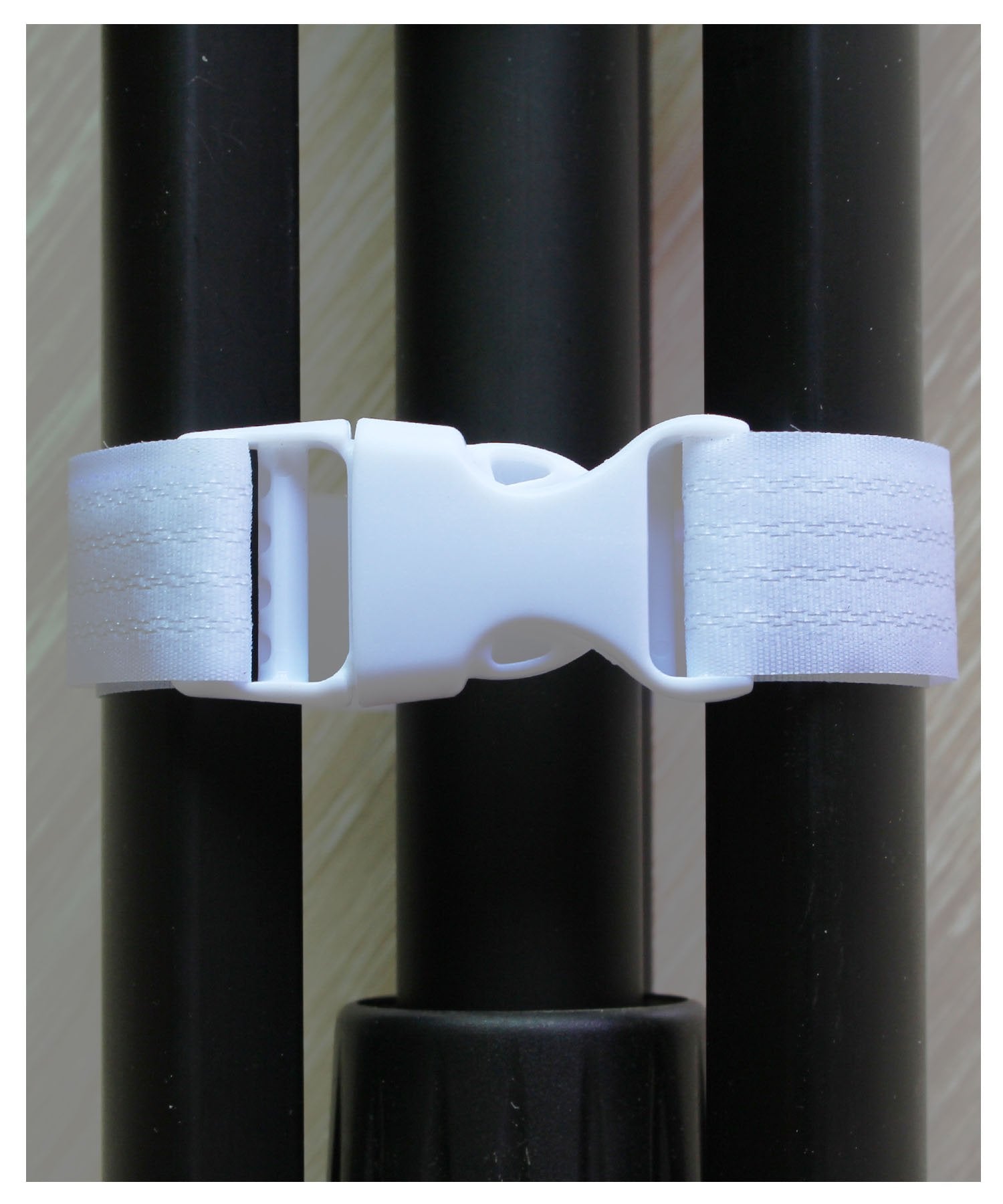 Vukgahao Coosin drawer protection demonstrates easy, safe access for kids.