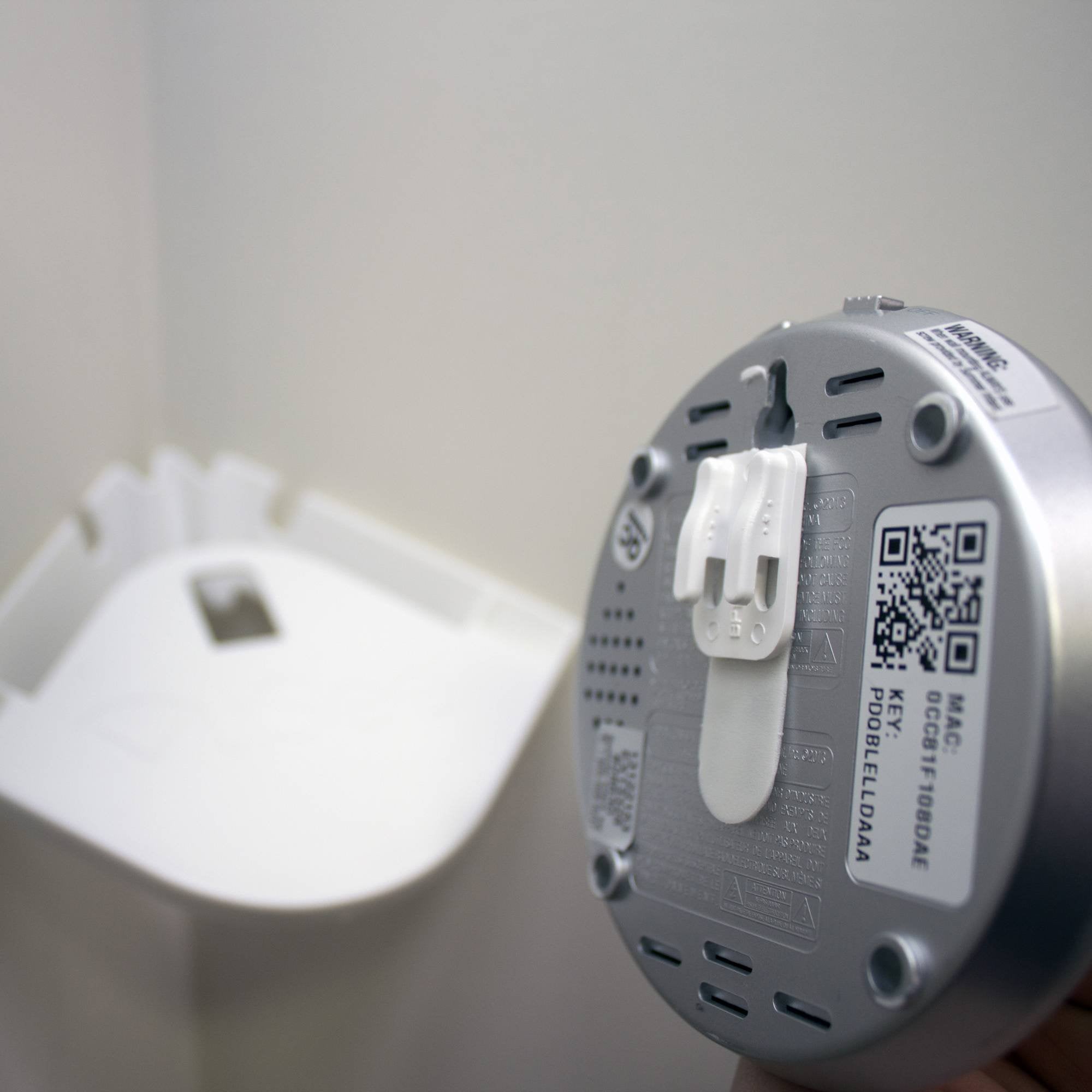 Vusee Sturdy adhesive hold ensures long-lasting support