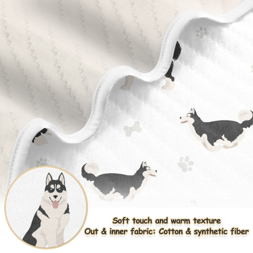 vvfelixl Husky Black blanket ideal for stroller outings.