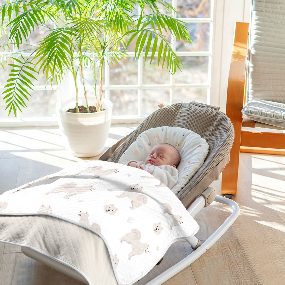 vvfelixl Samoyed dog swaddle blanket in a nursery setting enhances cozy ambience.
