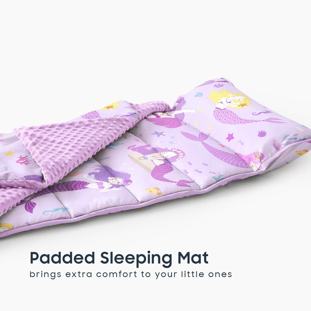 Wake In Cloud 53 by 21 inch all-in-one nap mat fits children aged 3 to 6.