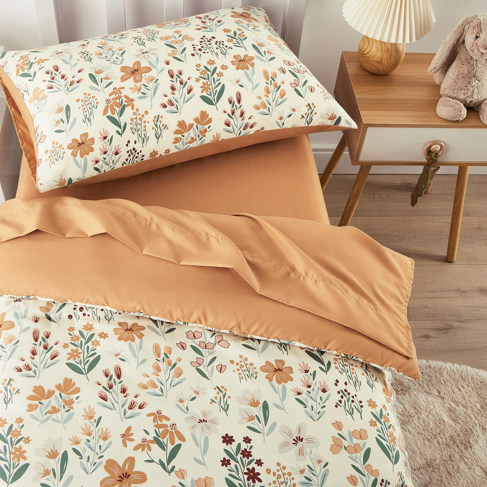Wake In Cloud floral toddler bedding fitted sheet with elastic edge.