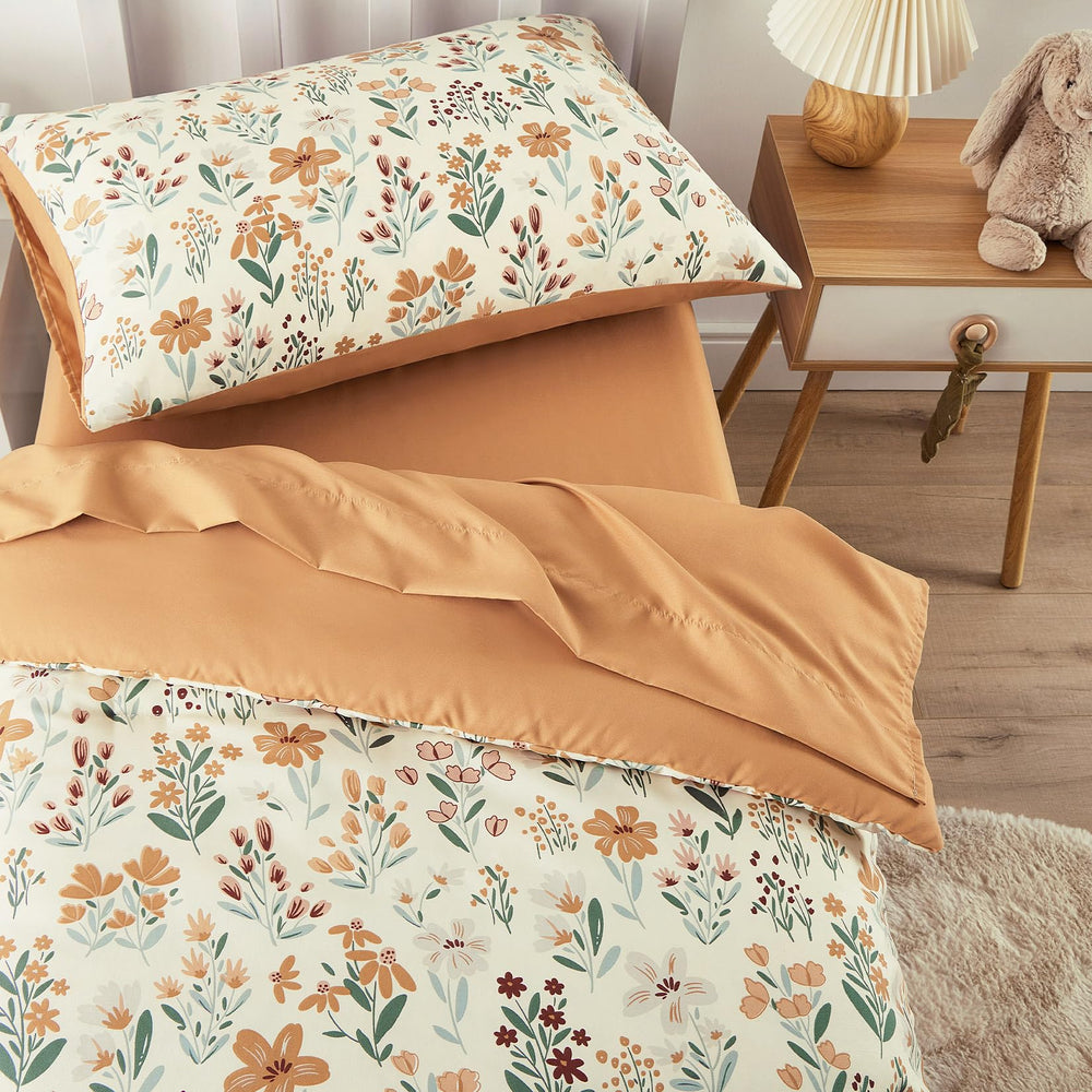 Wake In Cloud floral toddler bedding fitted sheet with elastic edge.