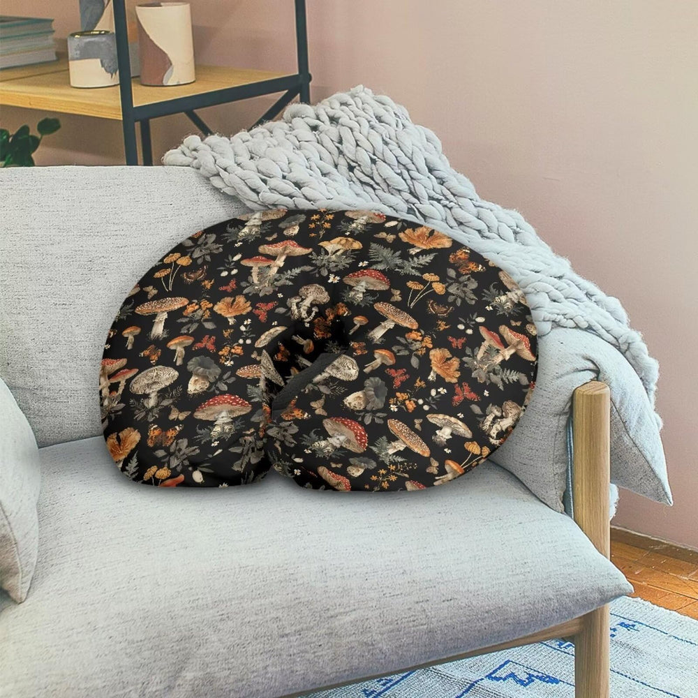 Wanzuoeng cartoon-animals cover offers vibrant color while keeping your pillow clean.