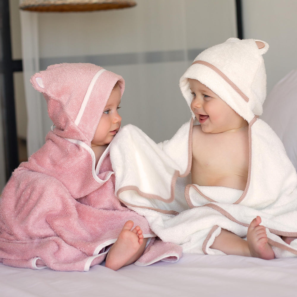 Warm Cuddles stitching detail highlights durable, snagg-free construction.