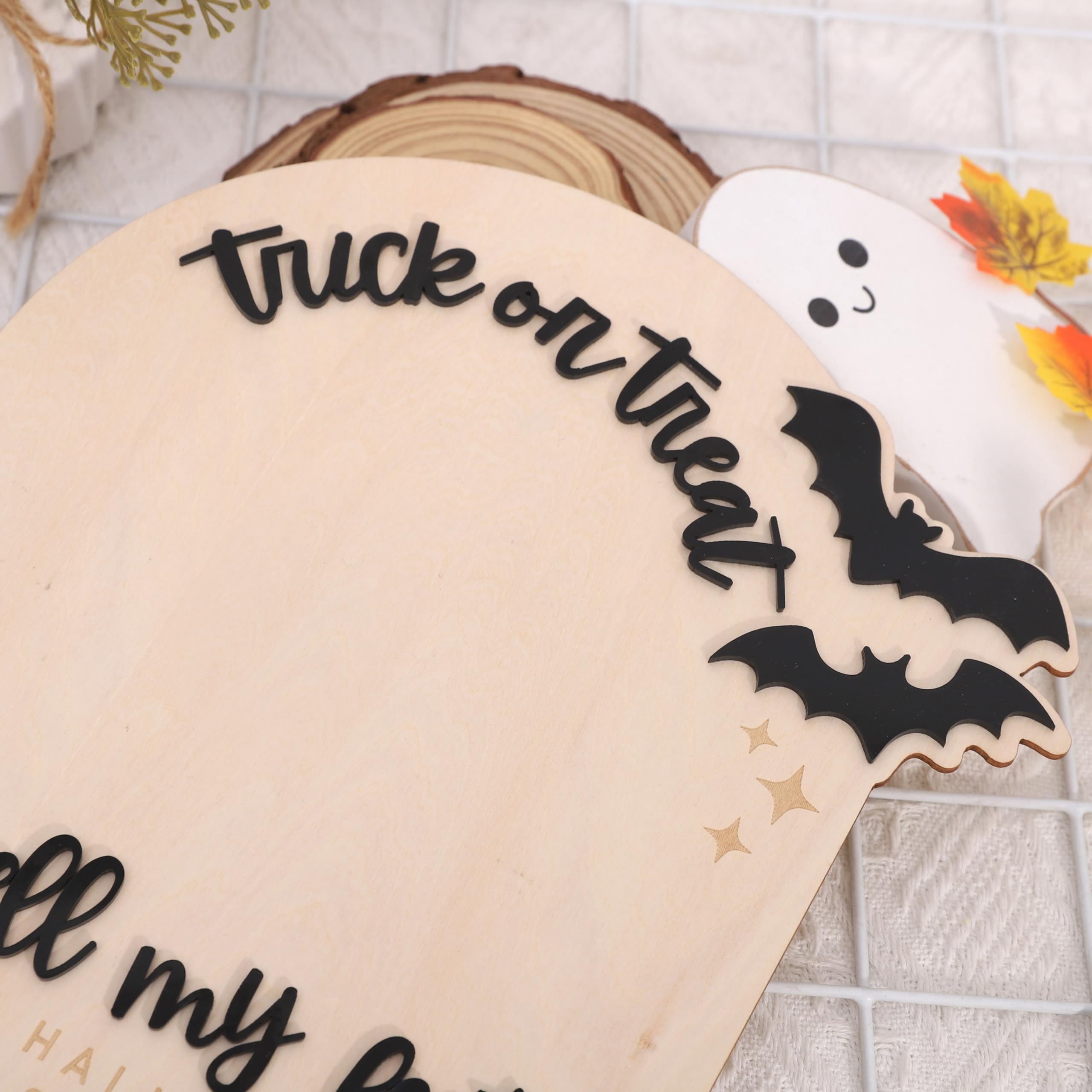 WAWUO Halloween Sign Display Idea perfect for photos and seasonal decor