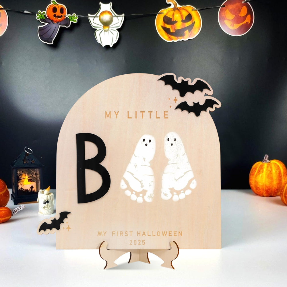 WAWUO Spooky bat footprint art ready to brighten home decor