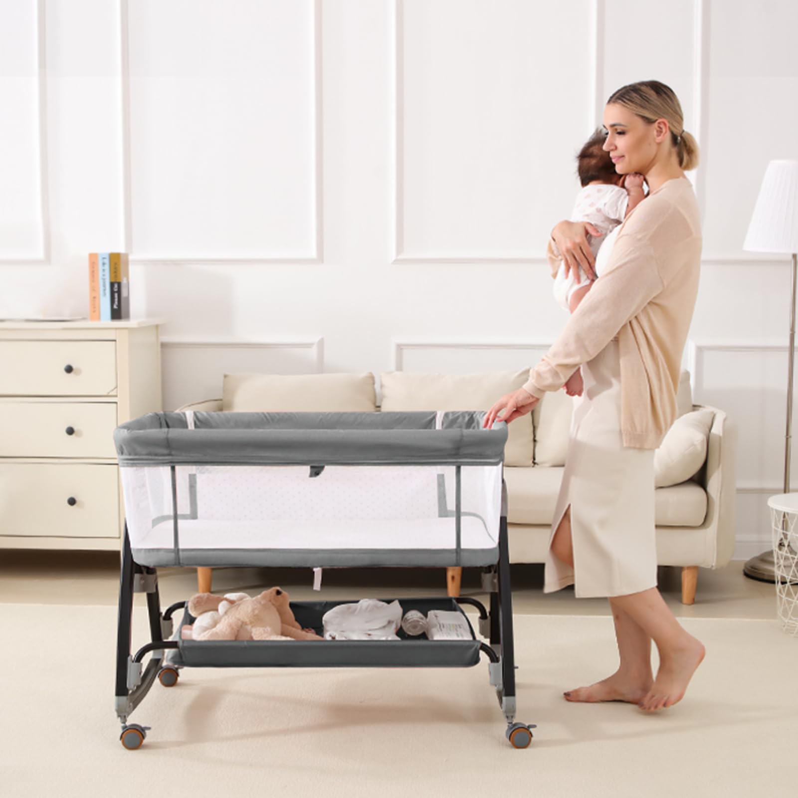 Wayfong Baby Bassinet has a storage basket for baby essentials.