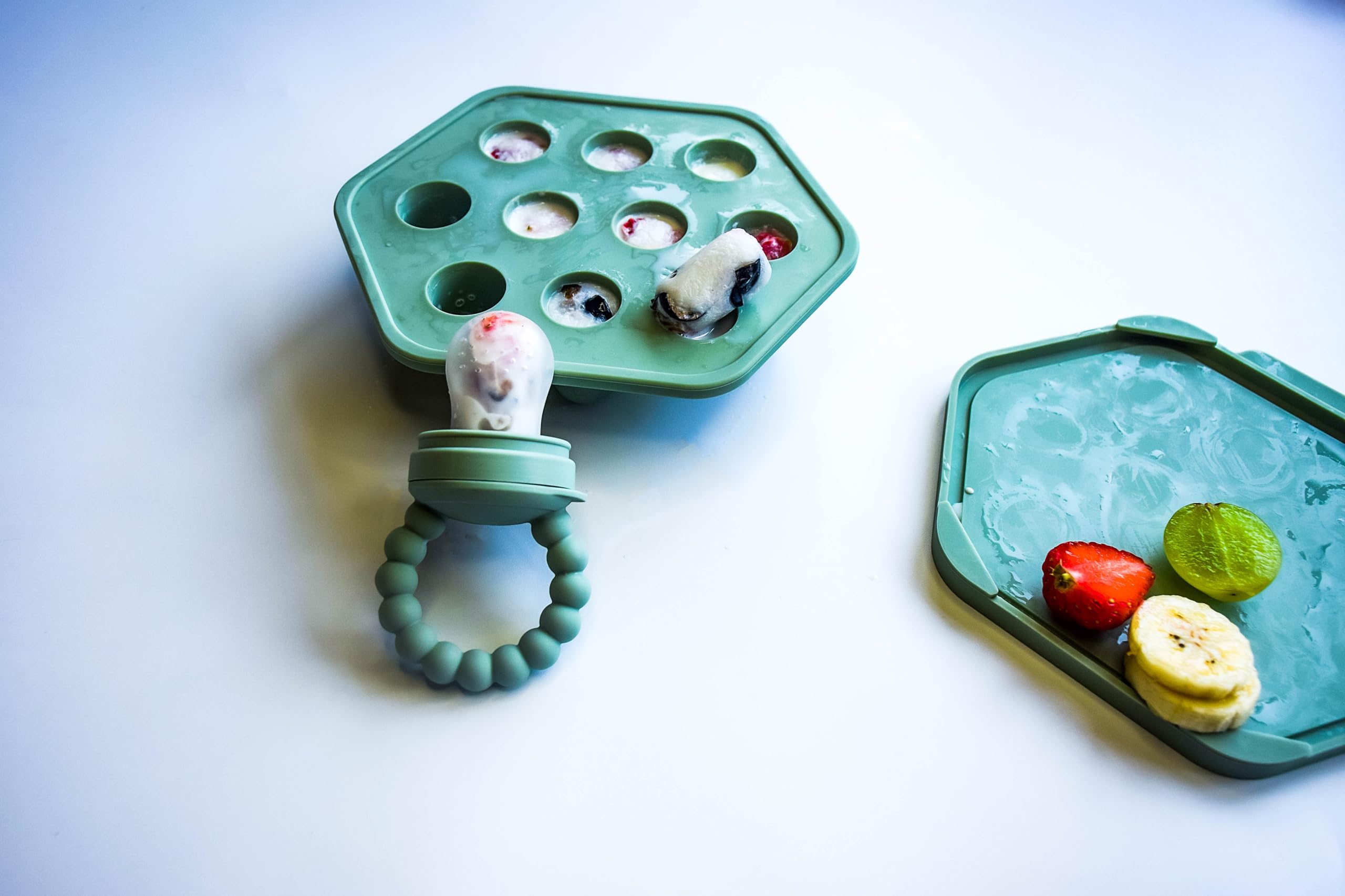 Wee Little Ones breastmilk ice cube tray for precise, fresh portions