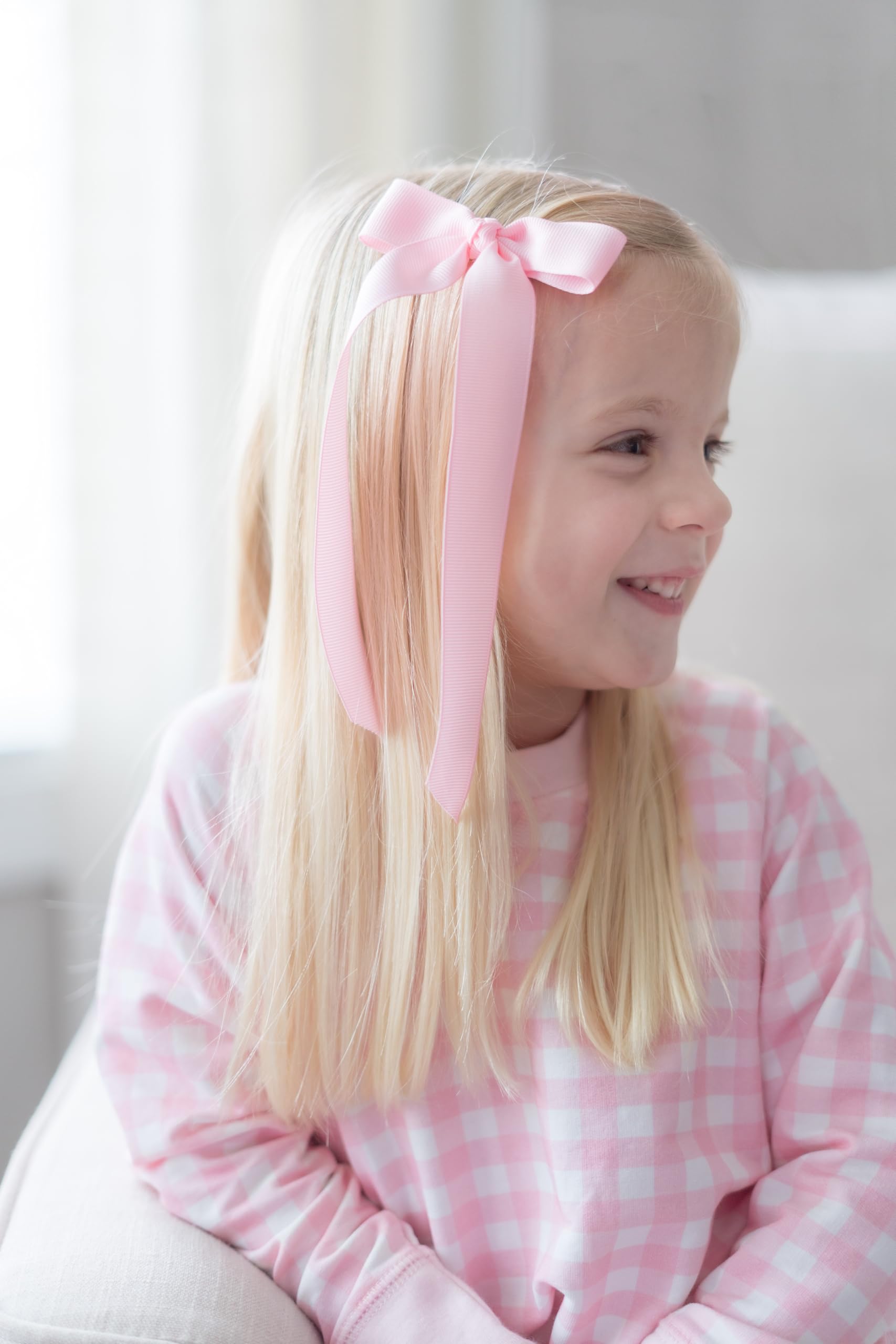 Grosgrain texture and knot wrap give a charming Wee Ones look.