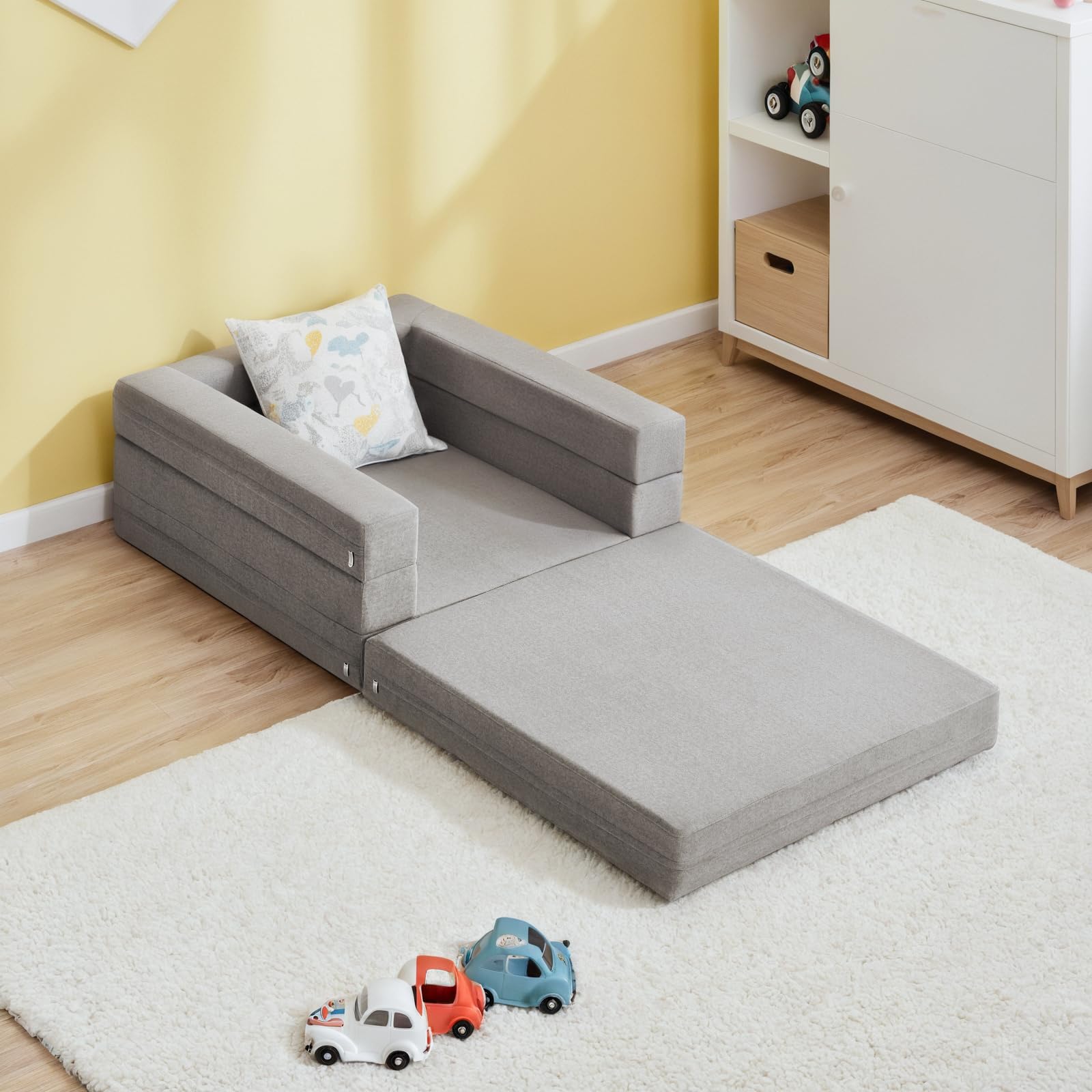 WeeGuruu packaging guides air-out before full expansion for best comfort.