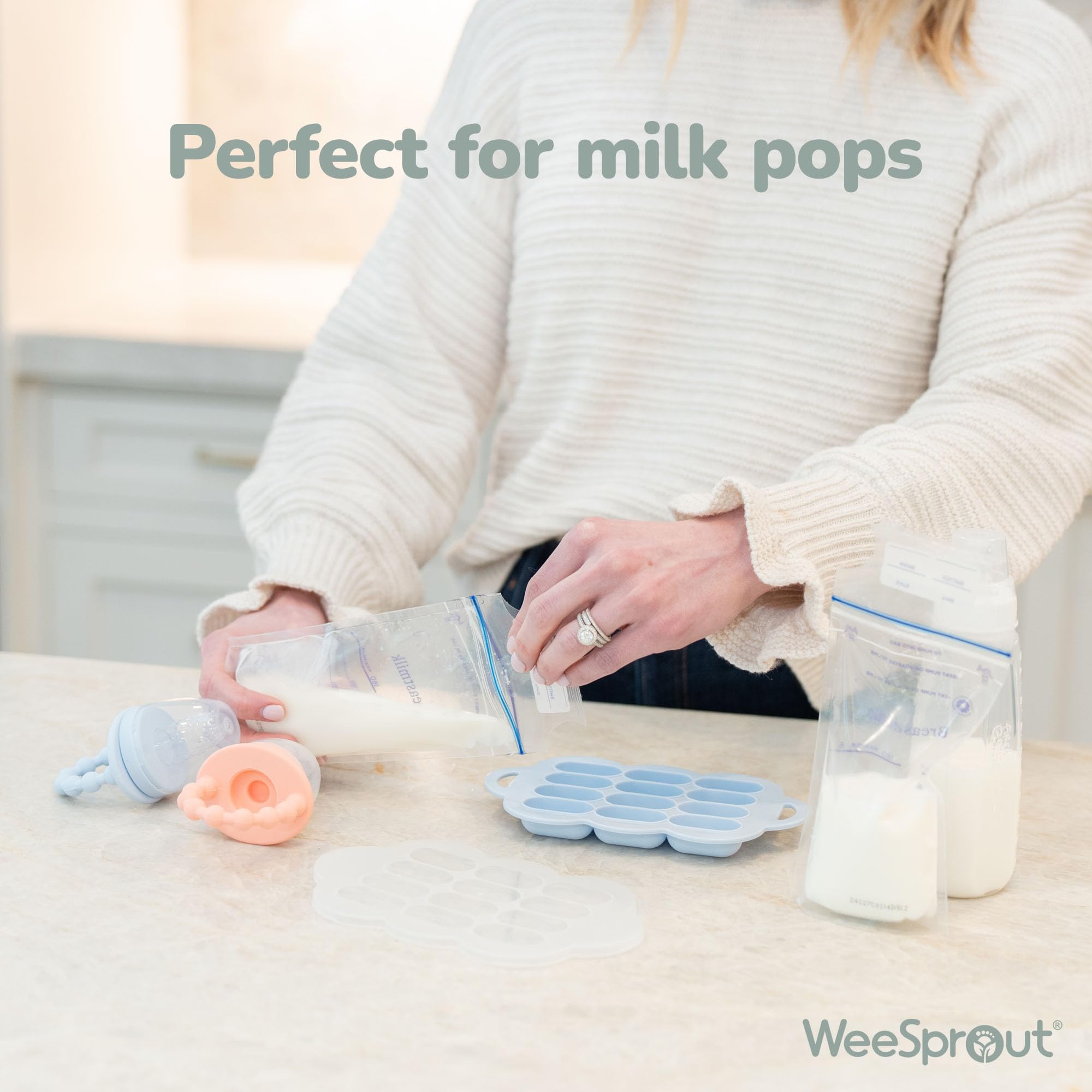 WeeSprout lid-and-pouch-set helps keep feeders fresh and ready.