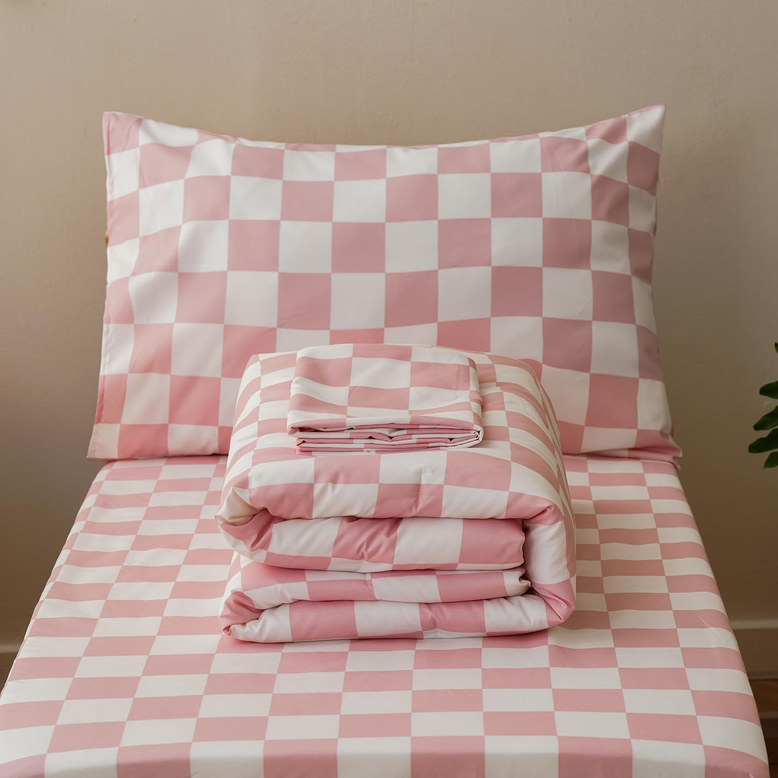 Wellboo pink white plaid fabric close-up shows durable weave and anti-fade color
