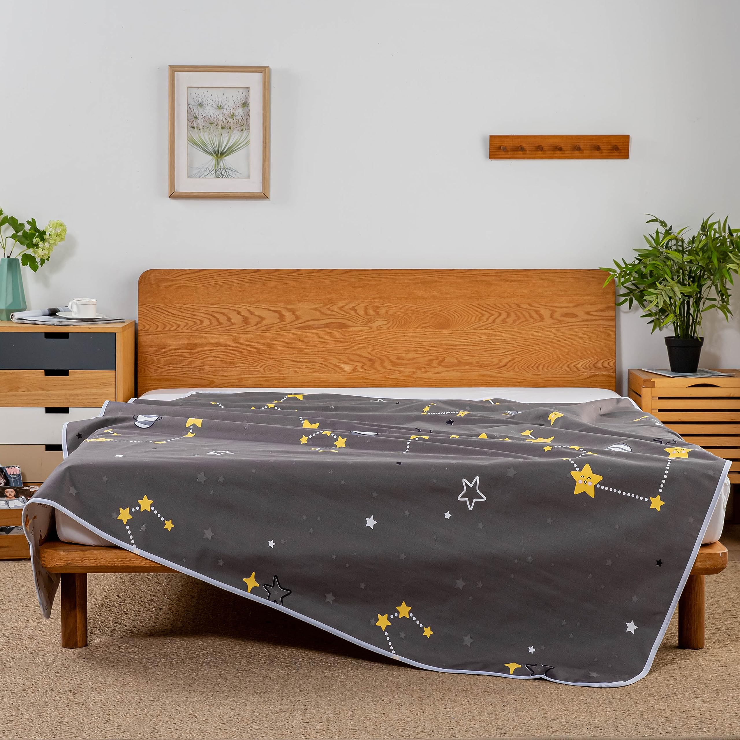 WenBags bed pad grips sheets for secure placement.