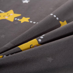 WenBags bed pad with waterproof cover protects the mattress from leaks.