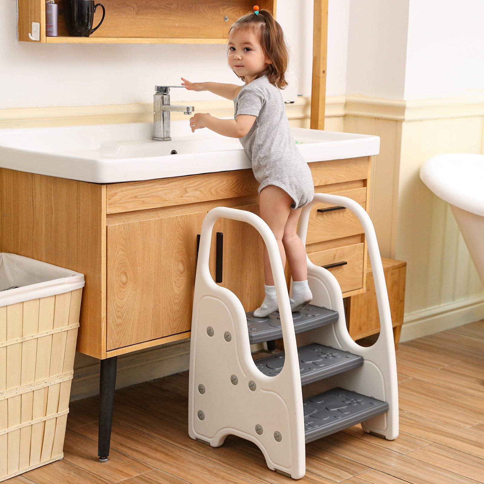 Wiifo safety handles and non-slip pads enhance grip and stability.