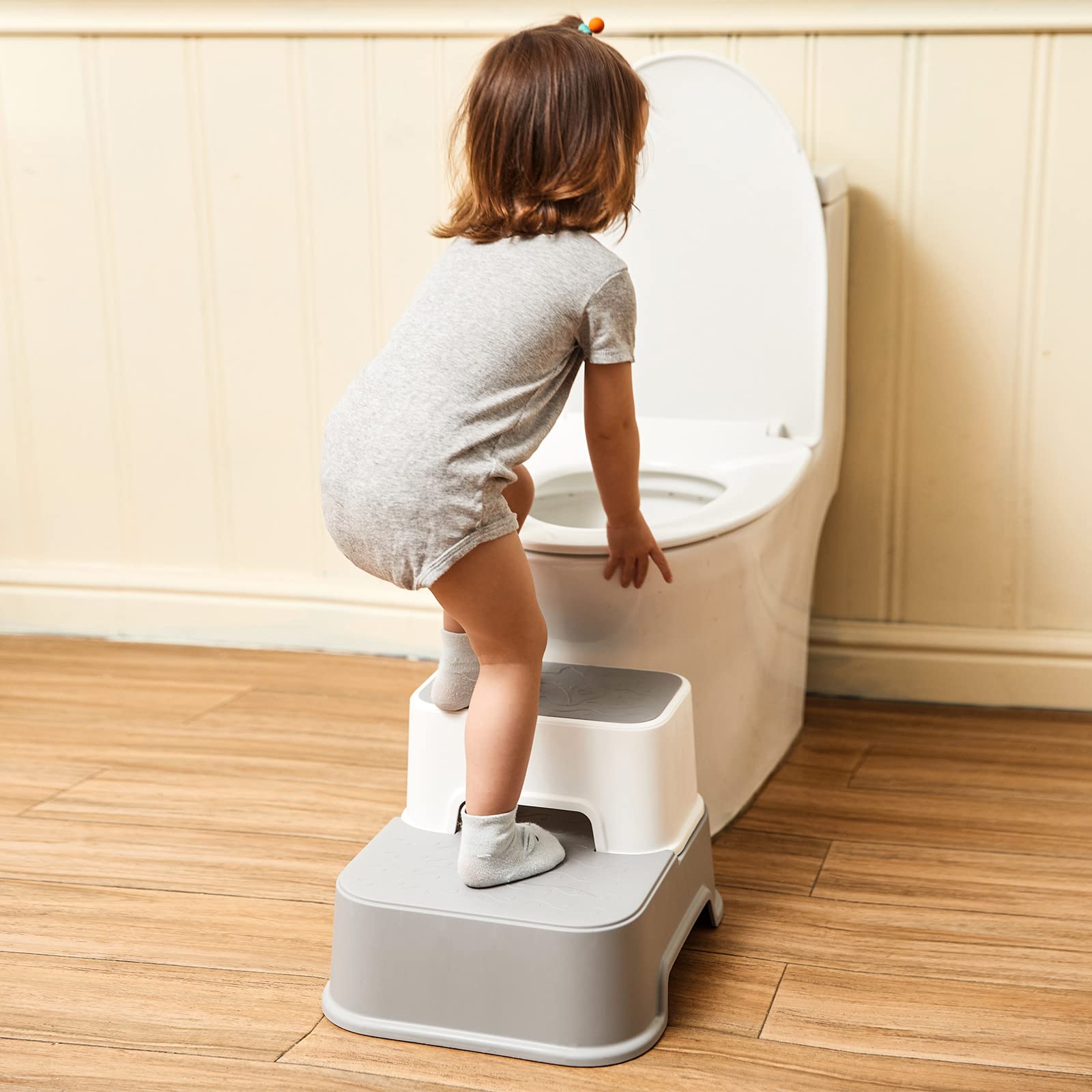 Wiifo stain-resistant white and gray stool complements home decor