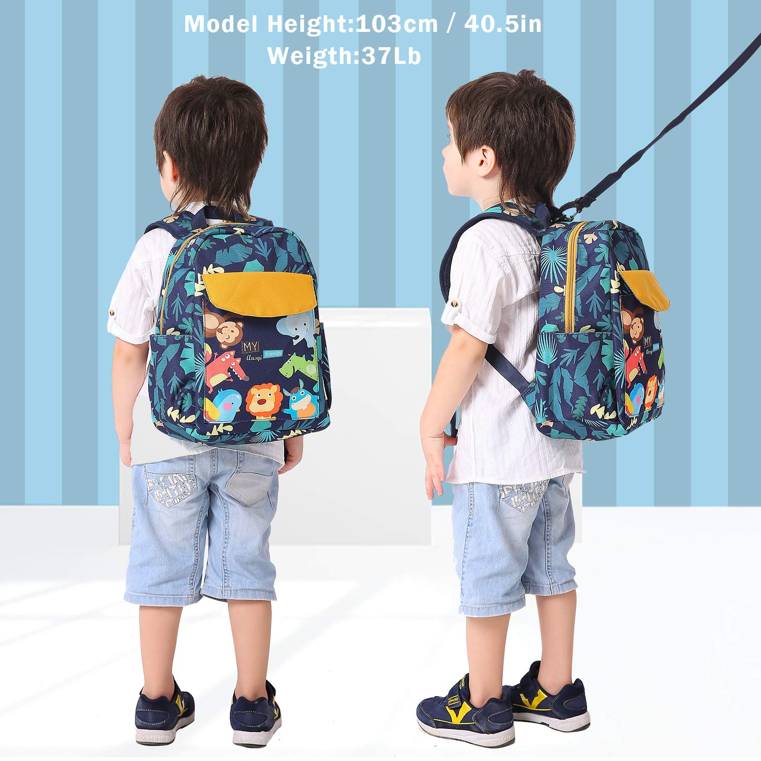 Willikiva front pocket organized for small toys or snacks.
