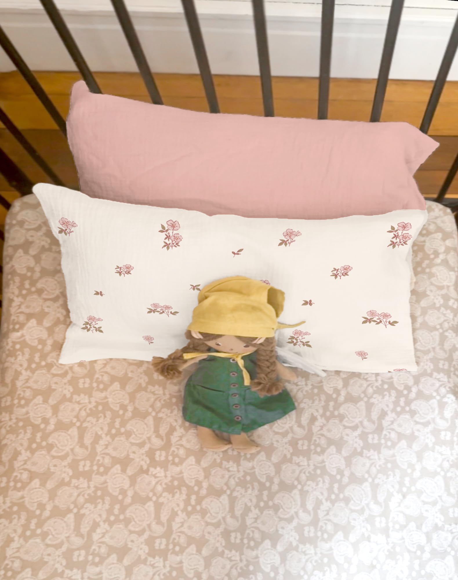 Cheerful flower pink design on Wimist toddler pillowcase for bedtime