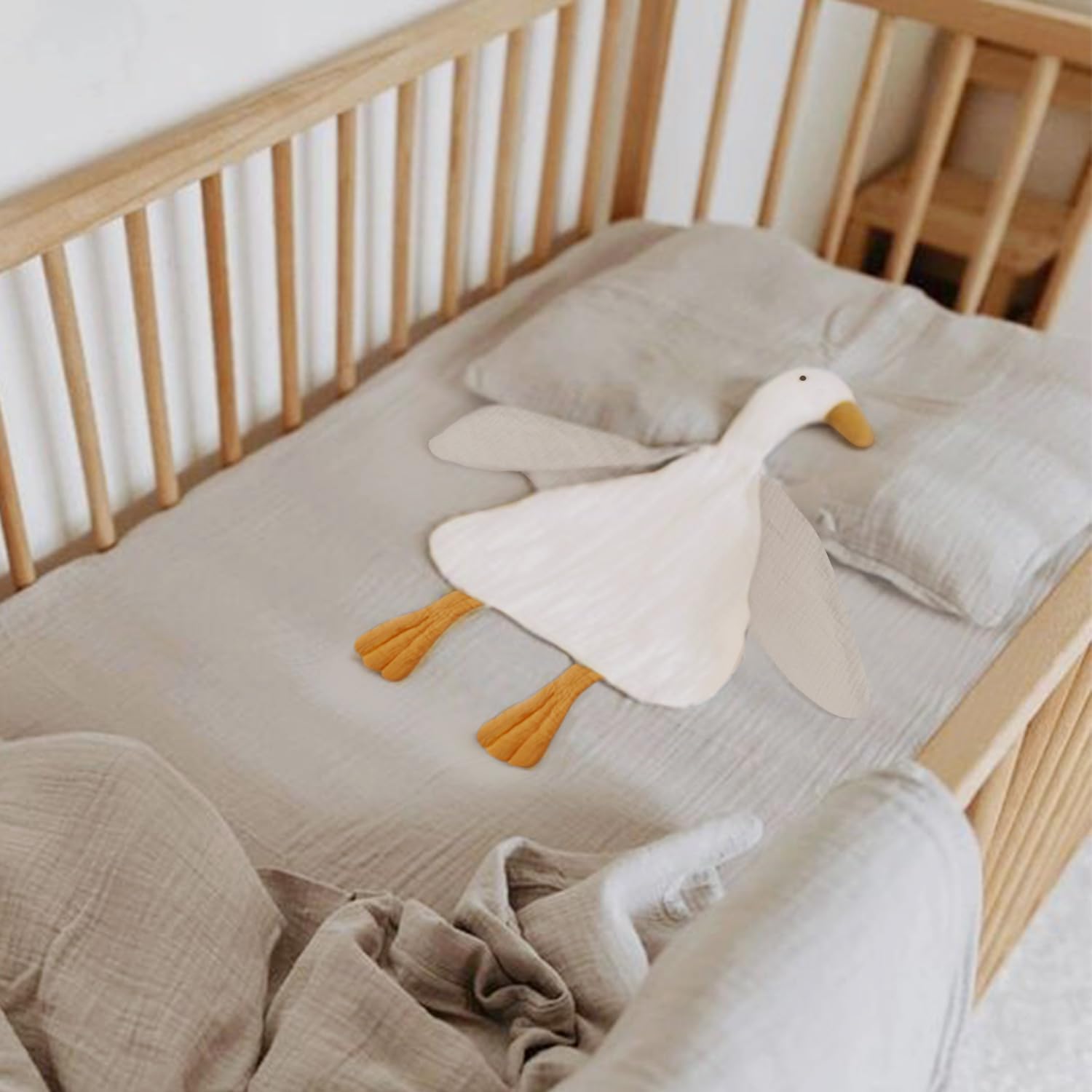 Wimist muslin cotton texture highlights gentle touch ideal for sensitive baby skin.