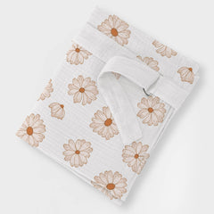 Wimist Wimst nursing cover featuring a pocket to store essentials.