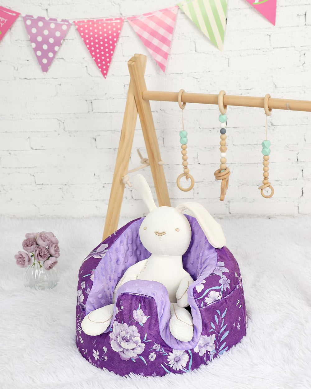 Winghenlee Nuby purple floral seat cover for easy cleanup and reuse.