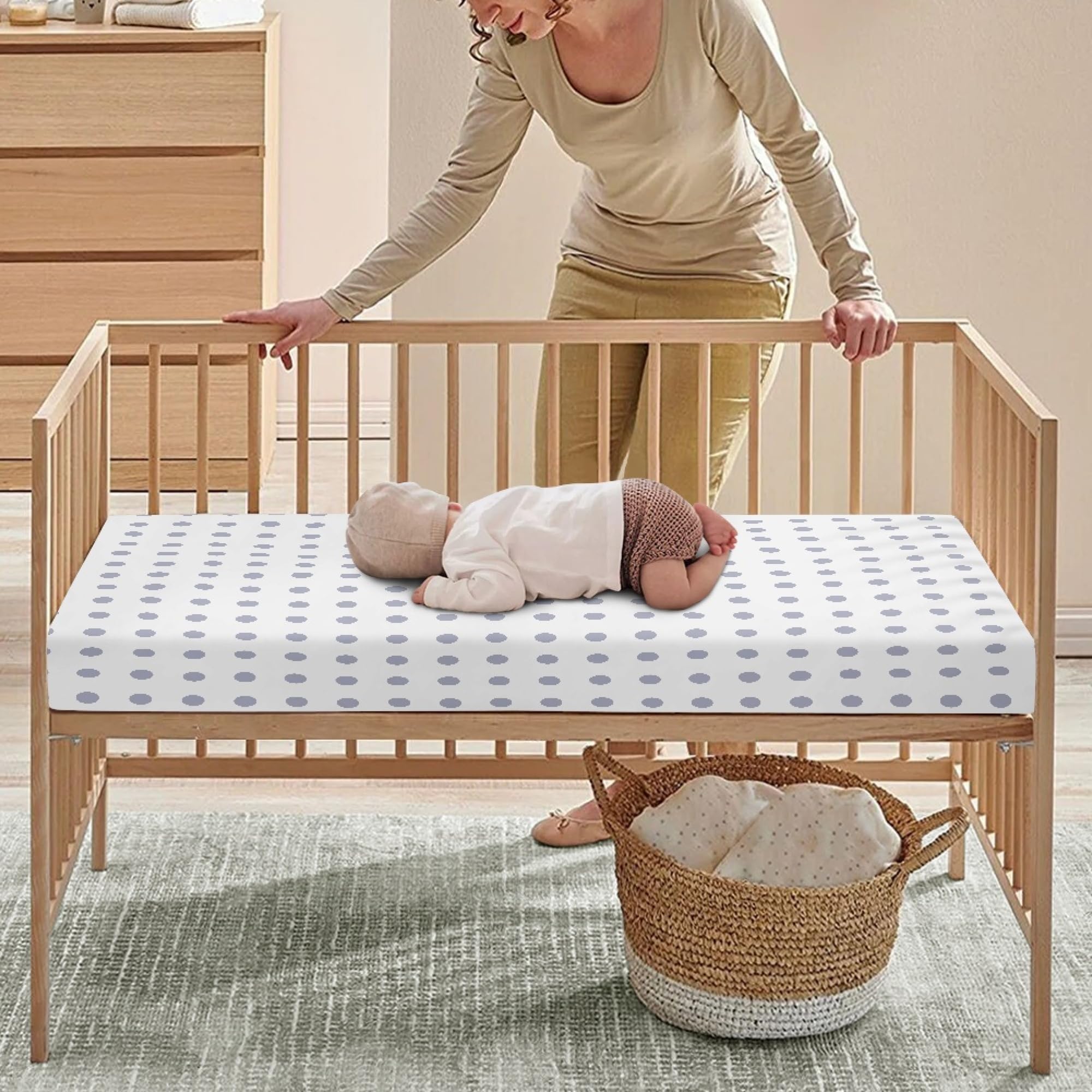 Winpema easy-care polyester crib sheet is machine washable